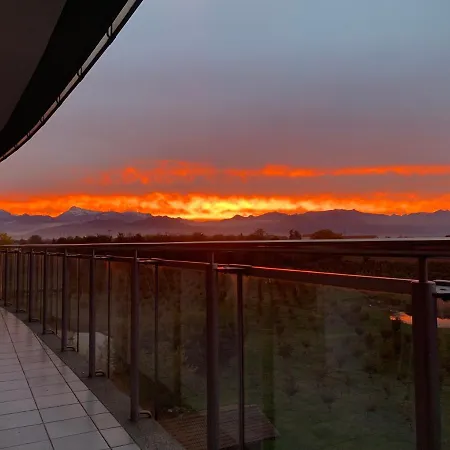 Glass House קונאו