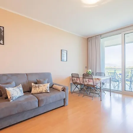 Glass House קונאו