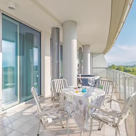 Lägenhet Glass House *