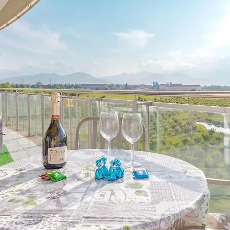 Glass House * קונאו