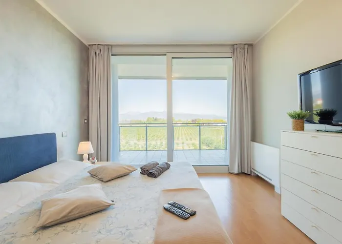 Glass House * Кунео